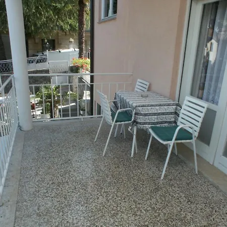Guest house And With Parking Space Lovran, Opatija - 2321 Lovran